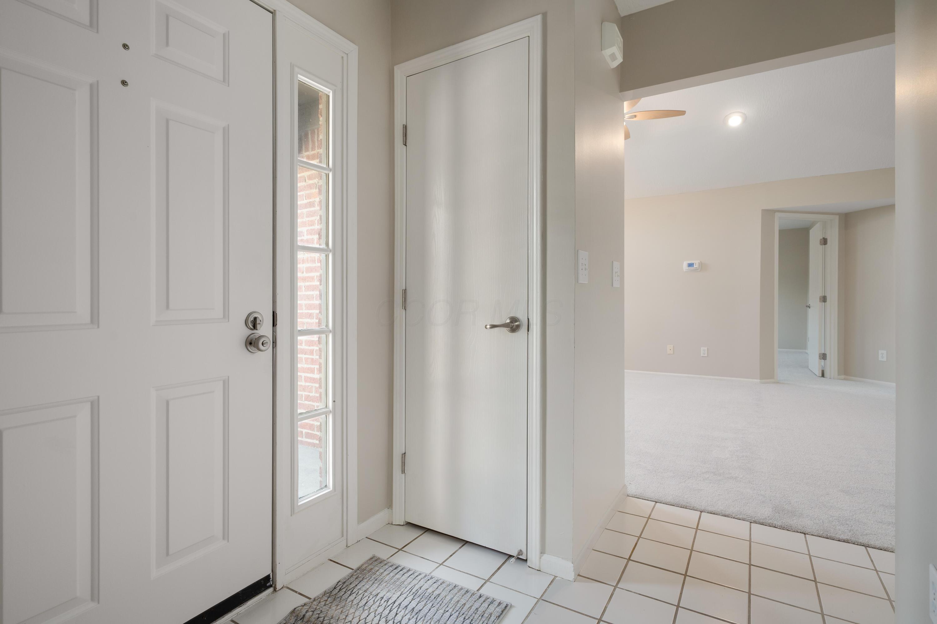 6770 Heatherstone Loop Dublin, OH 43017 - Photo 9 of 32 Foyer 8'x 4 x 5'11" ( + - )