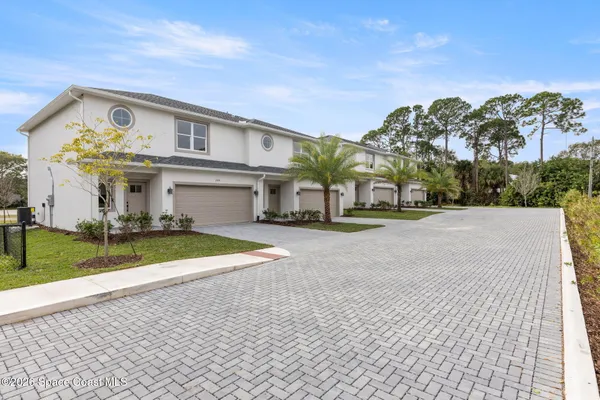 $2,500 | 195 Dayton Boulevard, Melbourne, FL 32904