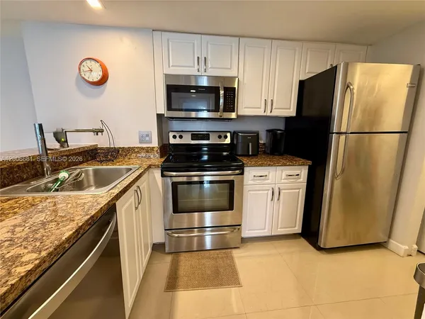 $3,900 | 770 Claughton Island Drive, Unit 1003, Miami, FL 33131