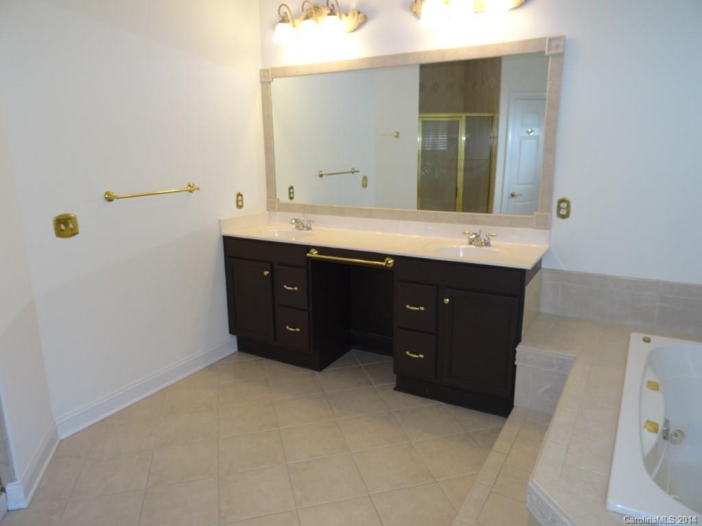 2122 Maynard Road Charlotte, NC 28270 - Photo 10 of 24 Gallery Image 10