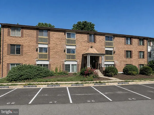 $213,000 | 8382 Brockham Drive, Unit F, Alexandria, VA 22309