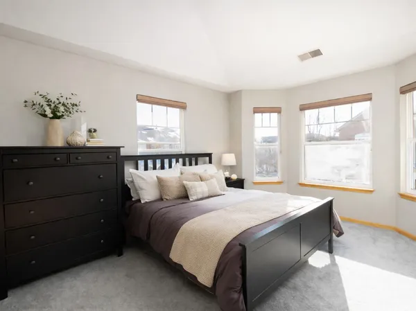 $399,900 | 1121 River Bend Lane, Lisle, IL 60532
