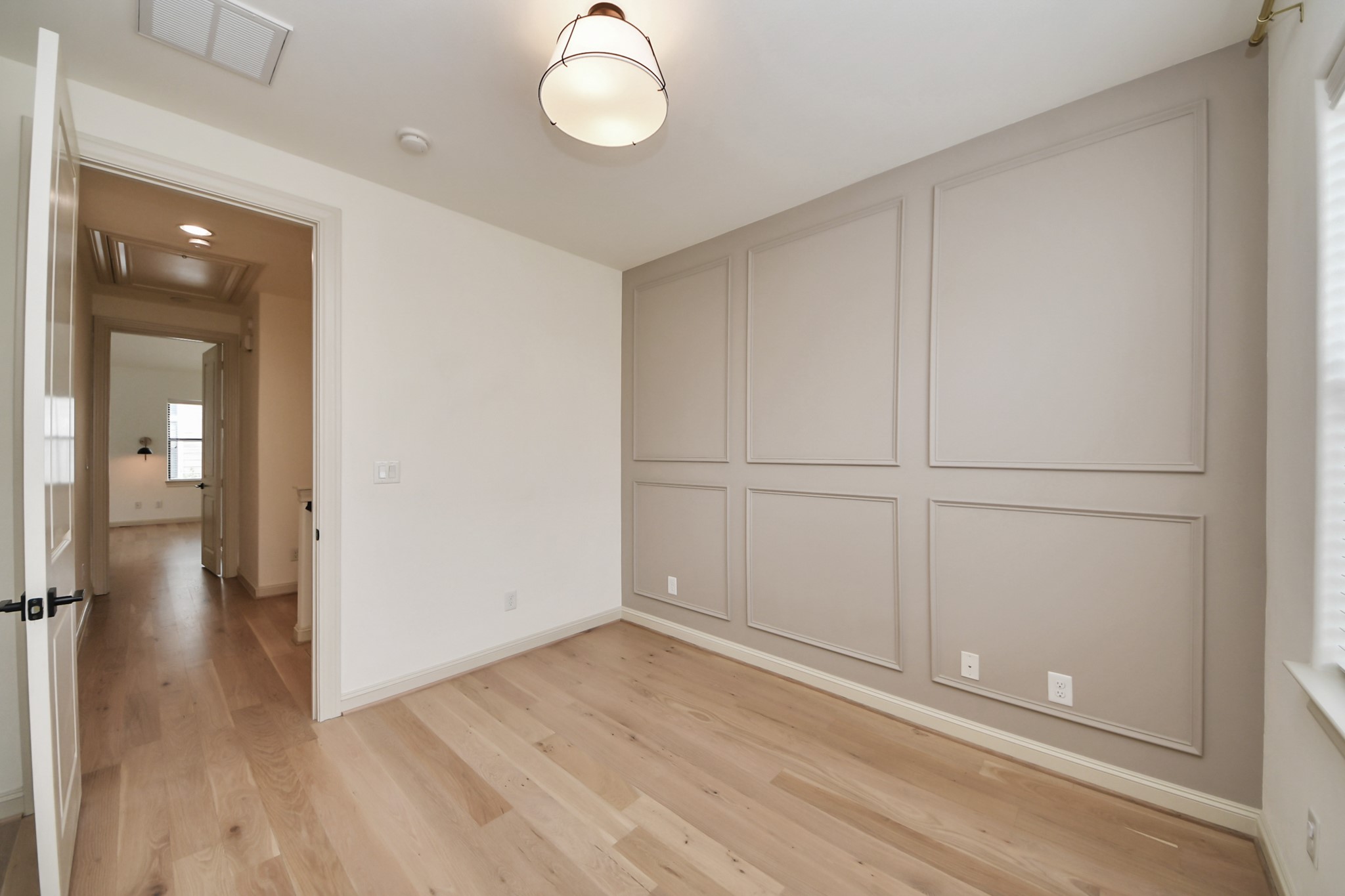 3229 Maxroy Street Houston, TX 77008 - Photo 38 of 43 3rd Bedroom located down the hall from the primary suite.