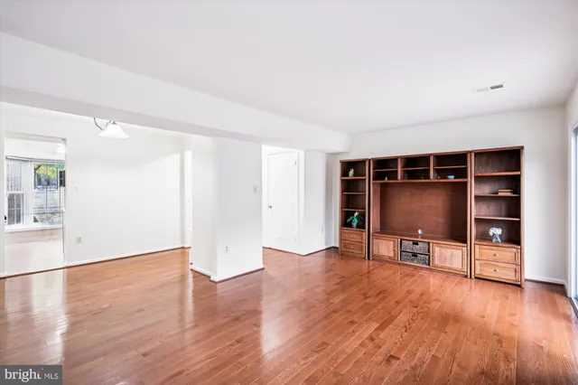 $374,900 | 5822 Humblebee Road, Columbia, MD 21045