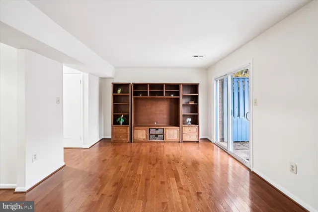 $374,900 | 5822 Humblebee Road, Columbia, MD 21045