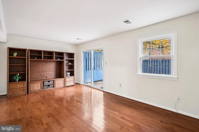 $374,900 | 5822 Humblebee Road, Columbia, MD 21045