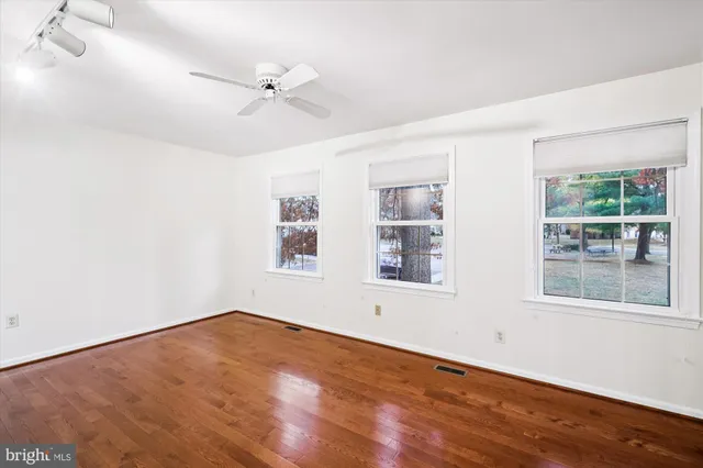 $374,900 | 5822 Humblebee Road, Columbia, MD 21045