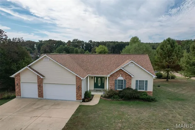 $427,900 | 186 Little Rock Creek Court, Washington, MO 63090