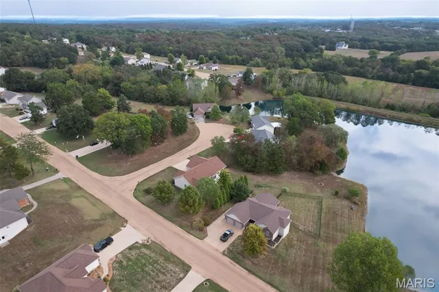 $427,900 | 186 Little Rock Creek Court, Washington, MO 63090