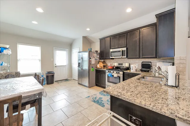 $2,000 | 1625 City Nights Way, Houston, TX 77047