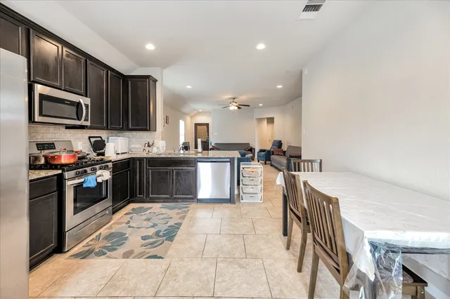 $2,000 | 1625 City Nights Way, Houston, TX 77047