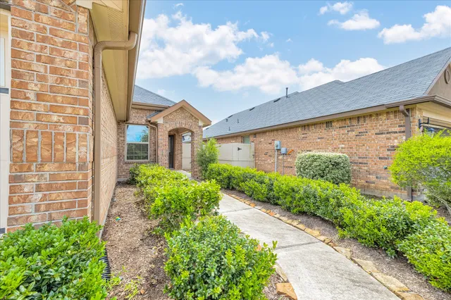 $2,000 | 1625 City Nights Way, Houston, TX 77047
