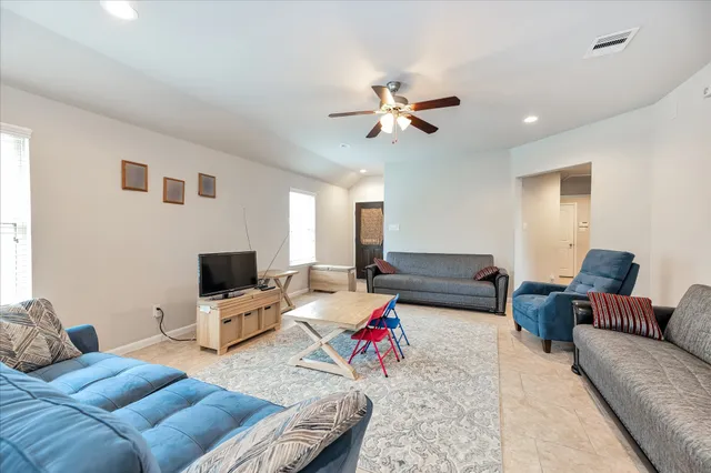 $2,000 | 1625 City Nights Way, Houston, TX 77047