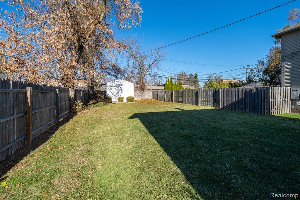 2330 Rosemont Road Berkley, MI 48072 - Photo 28 of 29