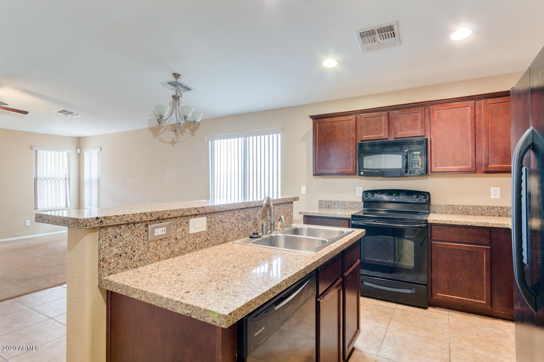 2406 West Gaby Road Phoenix, AZ 85041 - Photo 5 of 16 11-Gaby