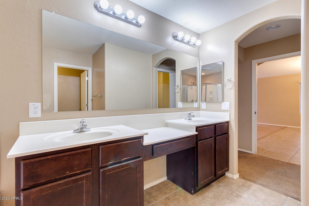 2406 West Gaby Road Phoenix, AZ 85041 - Photo 9 of 16 23-Gaby