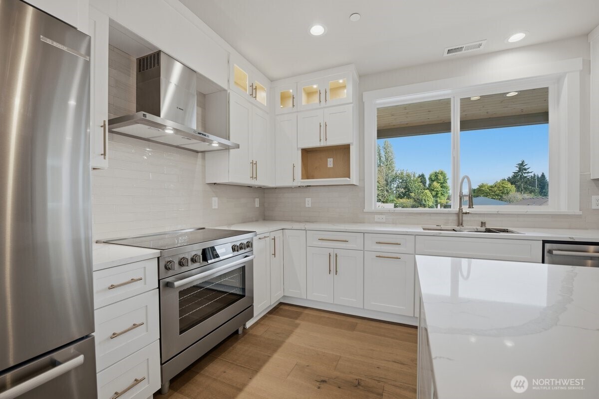 8529 230th Place Southwest, Unit 10 Edmonds, WA 98026 - Photo 15 of 34 Gallery Image 15