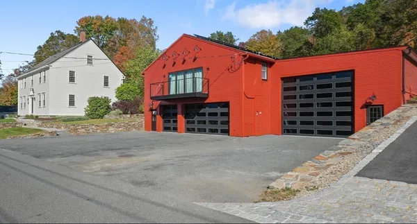 $2,399,000 | 21 Sturbridge Road, Brimfield, MA 01010