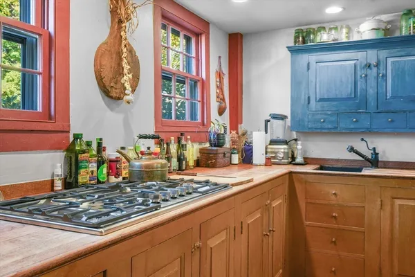a view of a storage & utility room with washer and dryer