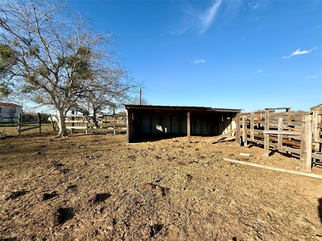 685 Fox Lane Lockhart, TX 78644 - Photo 25 of 39 View of outbuilding