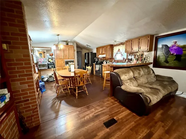 $650,000 | 685 Fox Lane, Lockhart, TX 78644