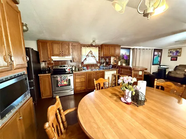 $650,000 | 685 Fox Lane, Lockhart, TX 78644