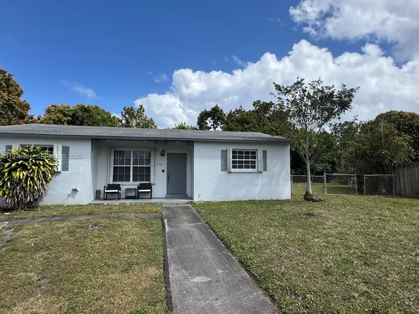 $3,400 | 16981 Northeast 8th Court, North Miami Beach, FL 33162