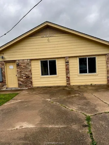 $1,775 | 9696 Myrtle Drive, College Station, TX 77845