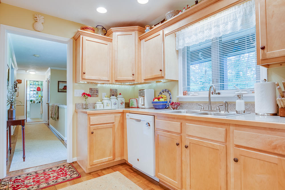 17021 Dry Ridge Road Louisville, KY 40299 - Photo 18 of 58 Small-8