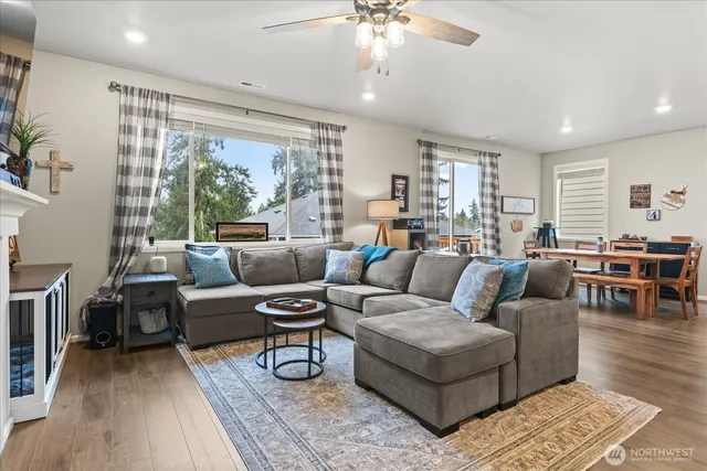 $889,900 | 932 121st Avenue Southeast, Lake Stevens, WA 98258