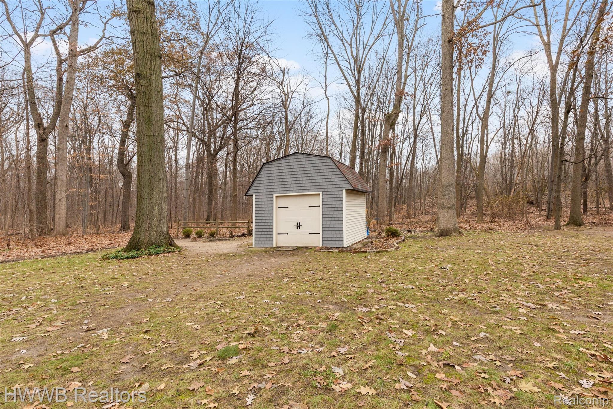 2442 Frankson Avenue Rochester, MI 48307 - Photo 23 of 39 592A7859.jpg