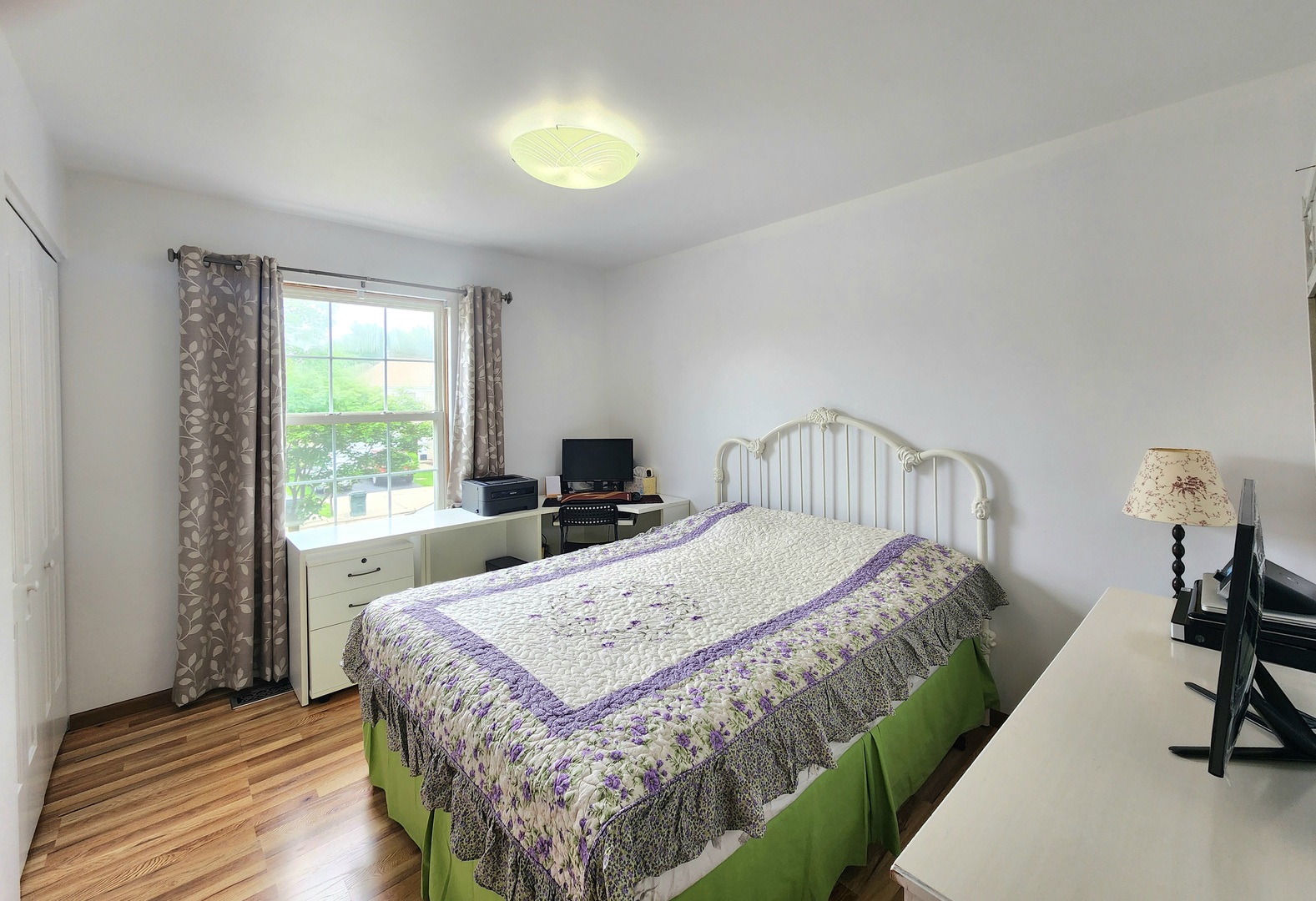 72 Wilton Lane Mundelein, IL 60060 - Photo 35 of 40 a bedroom with a bed and a window