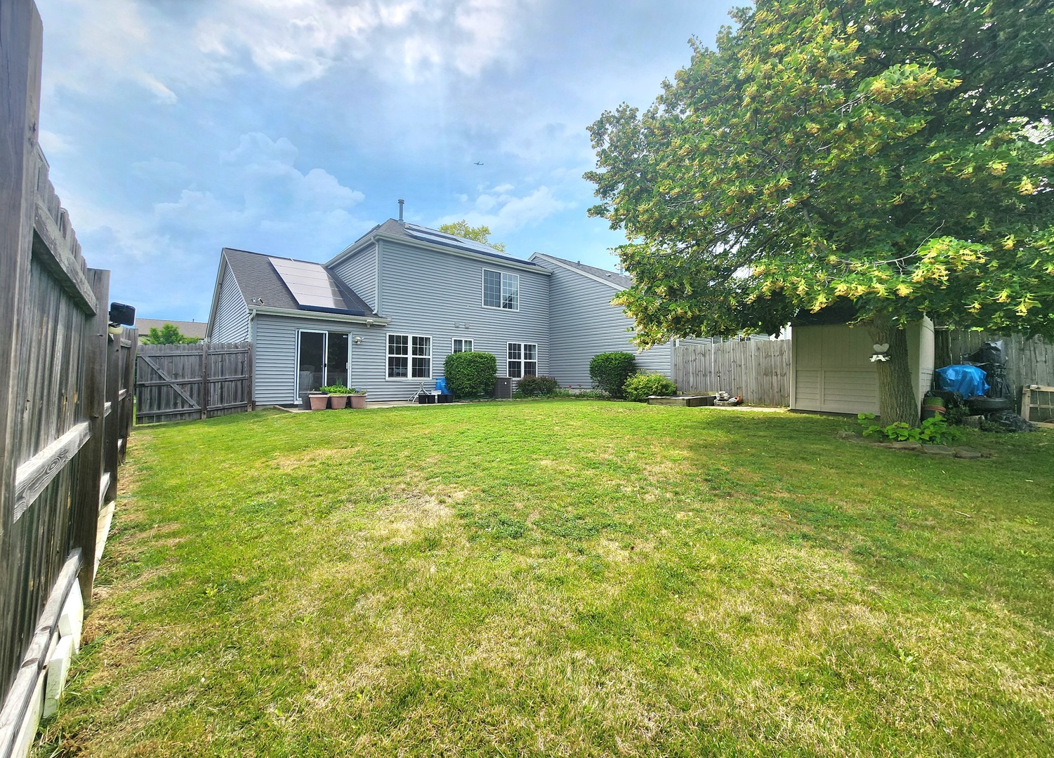 72 Wilton Lane Mundelein, IL 60060 - Photo 38 of 40 a front view of house with yard and green space
