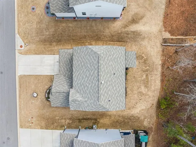 a view of an outdoor space and a yard