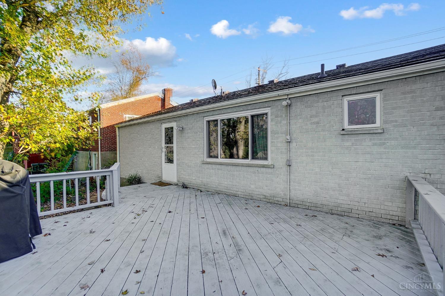 4842 Hanley Road Cincinnati, OH 45247 - Photo 27 of 38