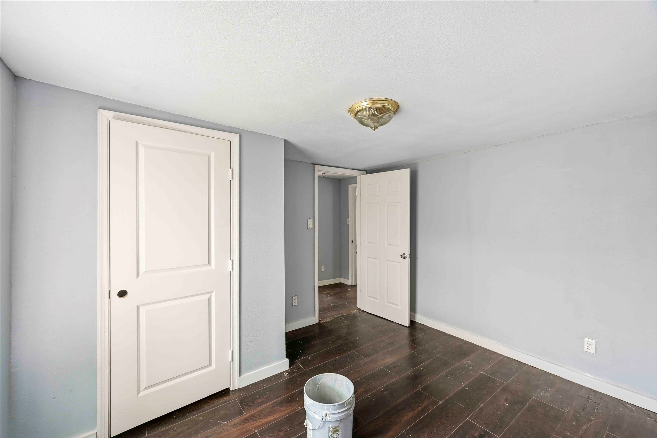 5513 Makeig Street Houston, TX 77026 - Photo 12 of 33 This room offers a clean and simple layout.