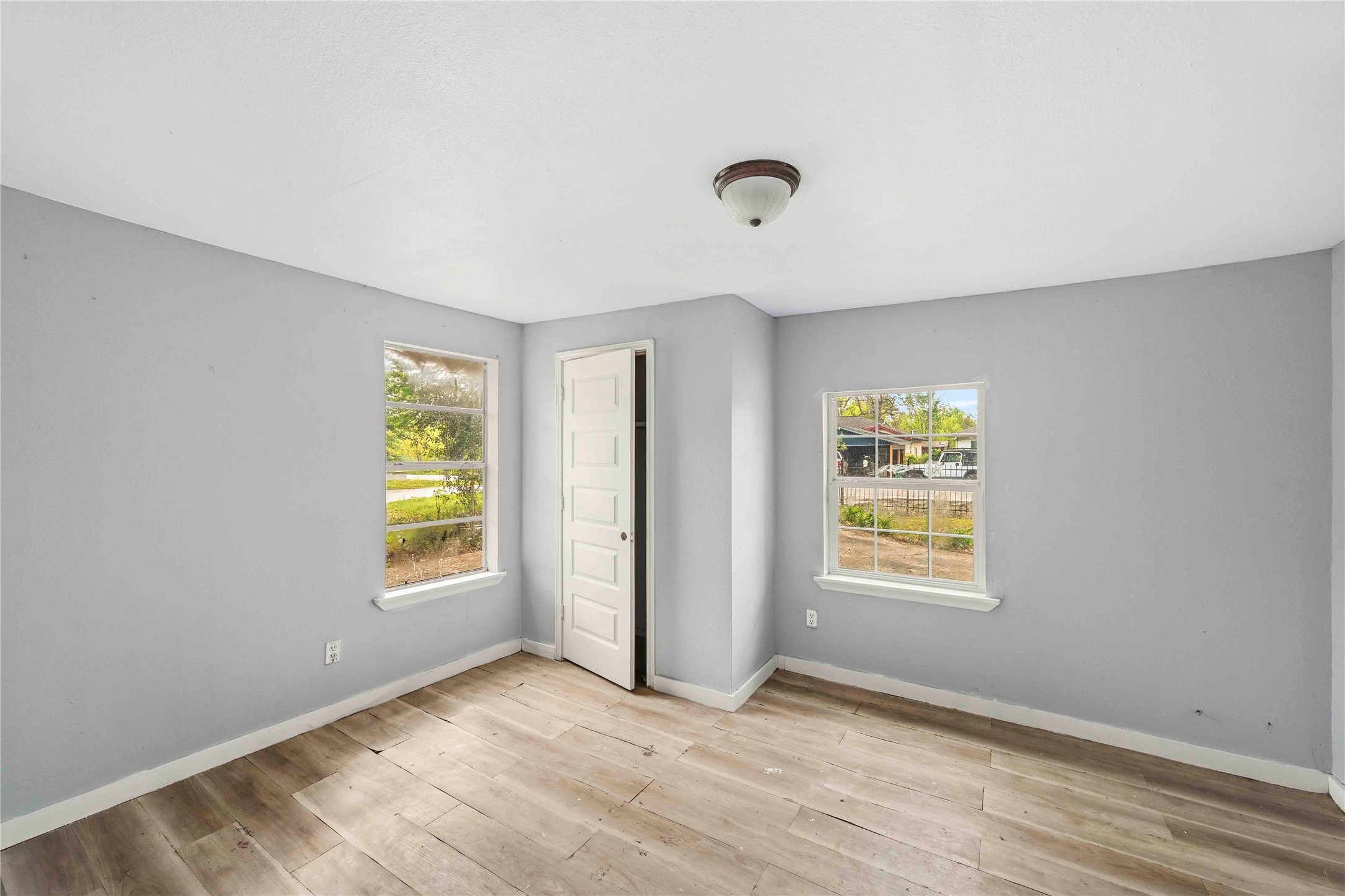 5513 Makeig Street Houston, TX 77026 - Photo 17 of 33 A bright and comfortable room with natural light and a practical layout, offering a versatile space ready for customization.