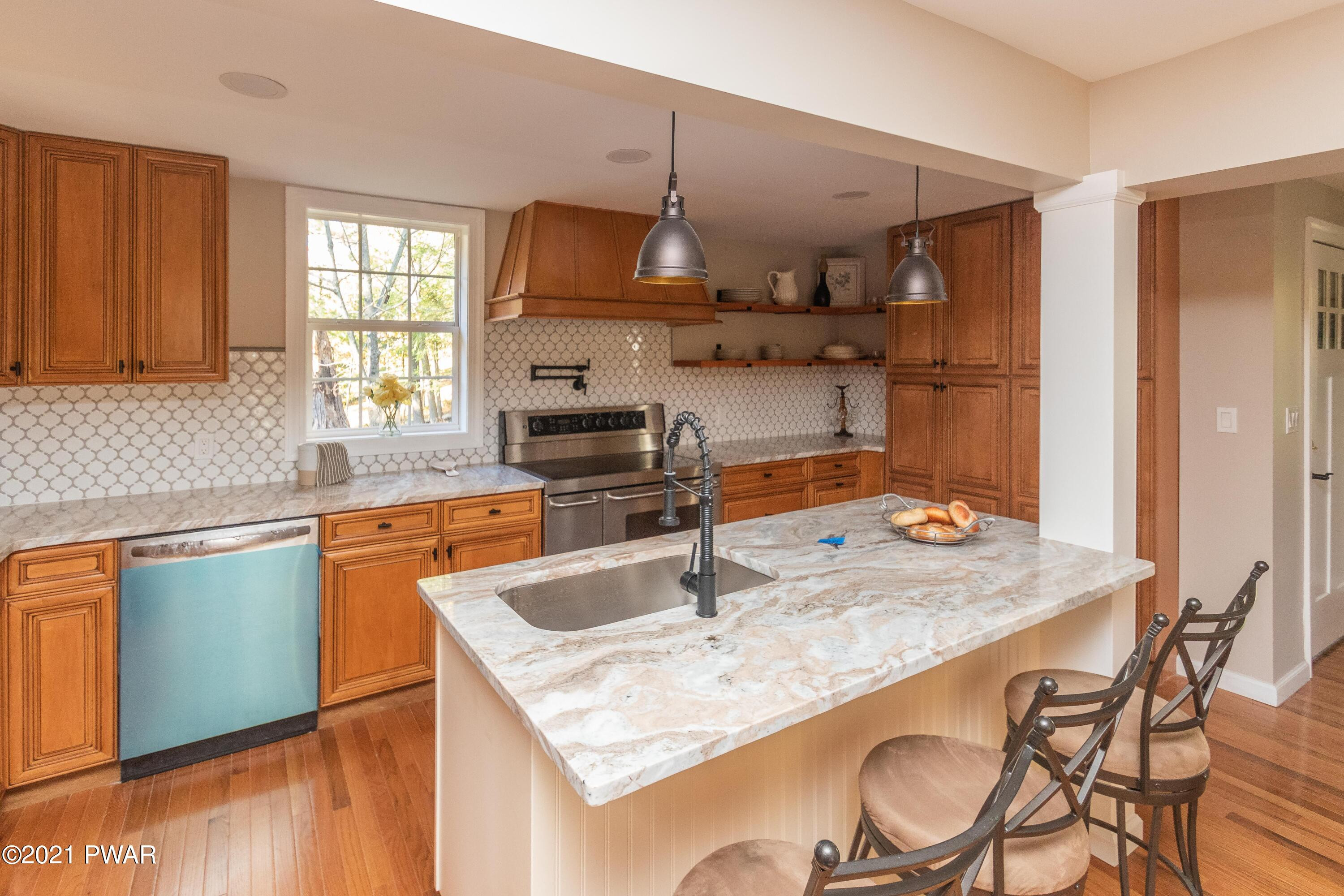 204 Raymondskill Road Milford, PA 18337 - Photo 11 of 25 DSC_0032