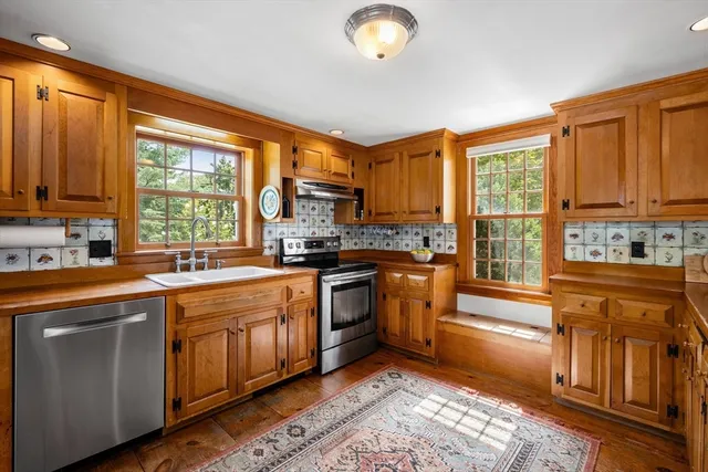 $1,199,000 | 84 Hopestill Brown Road, Sudbury, MA 01776