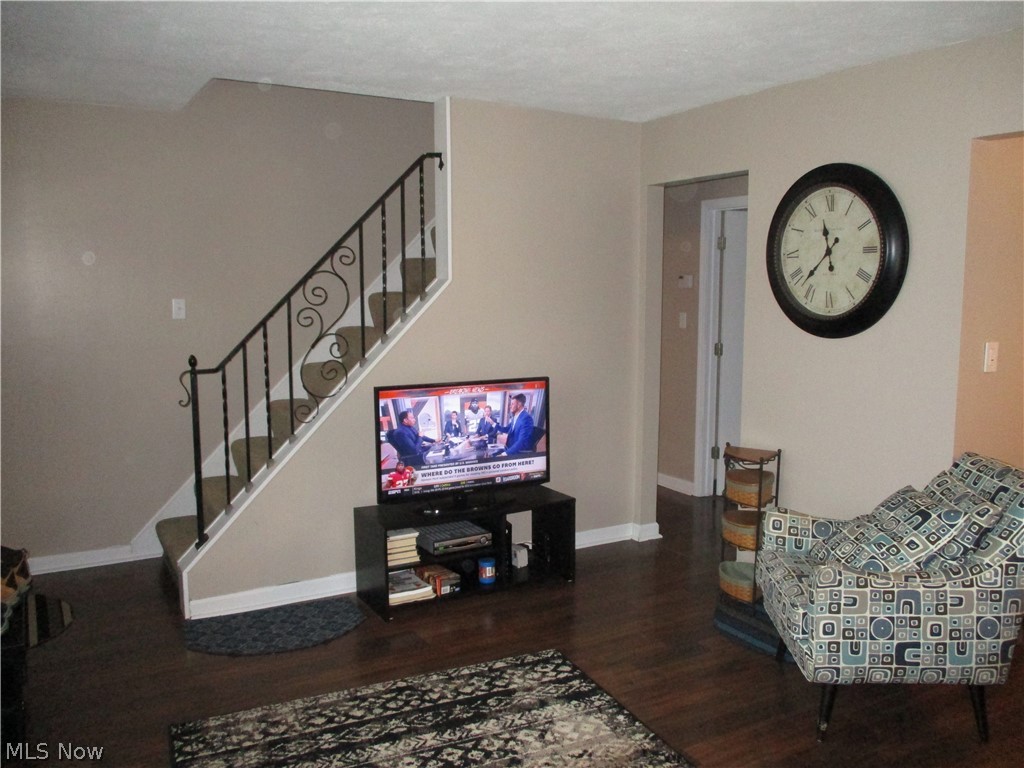 1572 Mapledale Road Wickliffe, OH 44092 - Photo 7 of 25 Gallery Image 7
