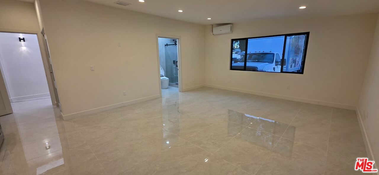 18745 Lull Street Reseda, CA 91335 - Photo 17 of 19