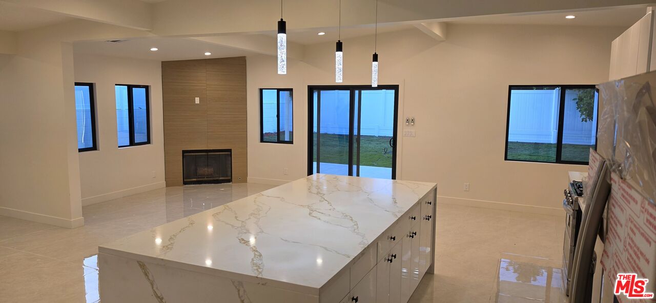 18745 Lull Street Reseda, CA 91335 - Photo 4 of 19