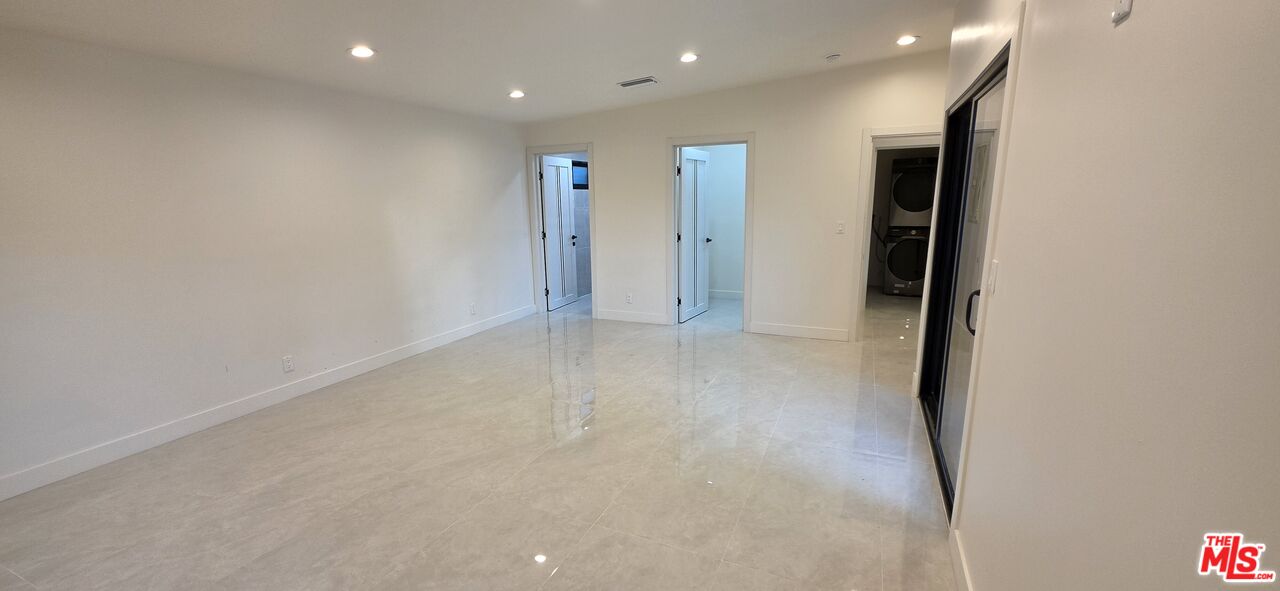 18745 Lull Street Reseda, CA 91335 - Photo 7 of 19