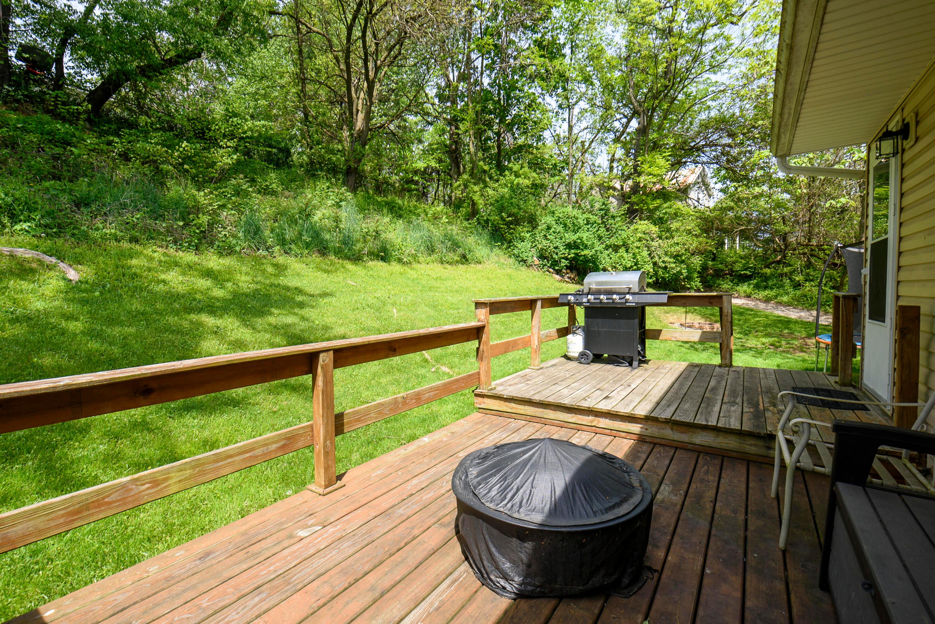 537 Brumfield Road Lancaster, OH 43130 - Photo 36 of 36 Deck