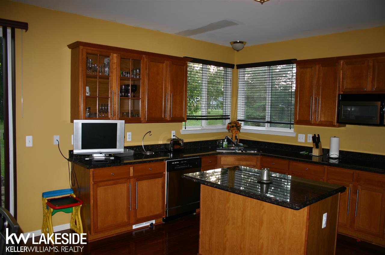30337 Bradmore Road Warren, MI 48092 - Photo 18 of 30 31291972-17.JPG