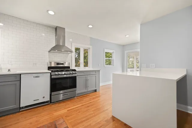 $4,500 | 1004 South Street, Unit 2, Boston, MA 02131