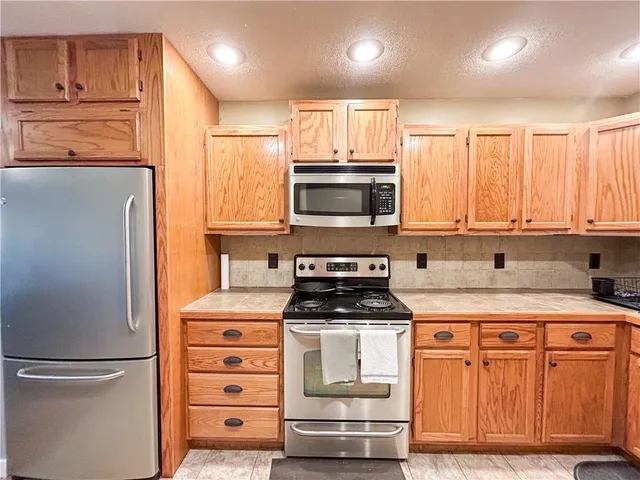 $349,000 | 2222 A State Line Road, Prescott, KS 66767