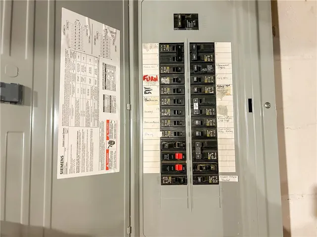 $349,000 | 2222 A State Line Road, Prescott, KS 66767