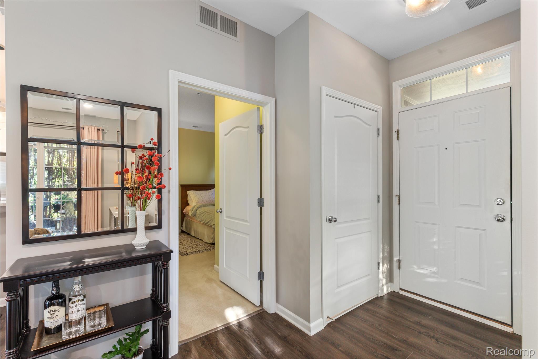 312 North Wixom Road Wixom, MI 48393 - Photo 2 of 40 Gallery Image 2