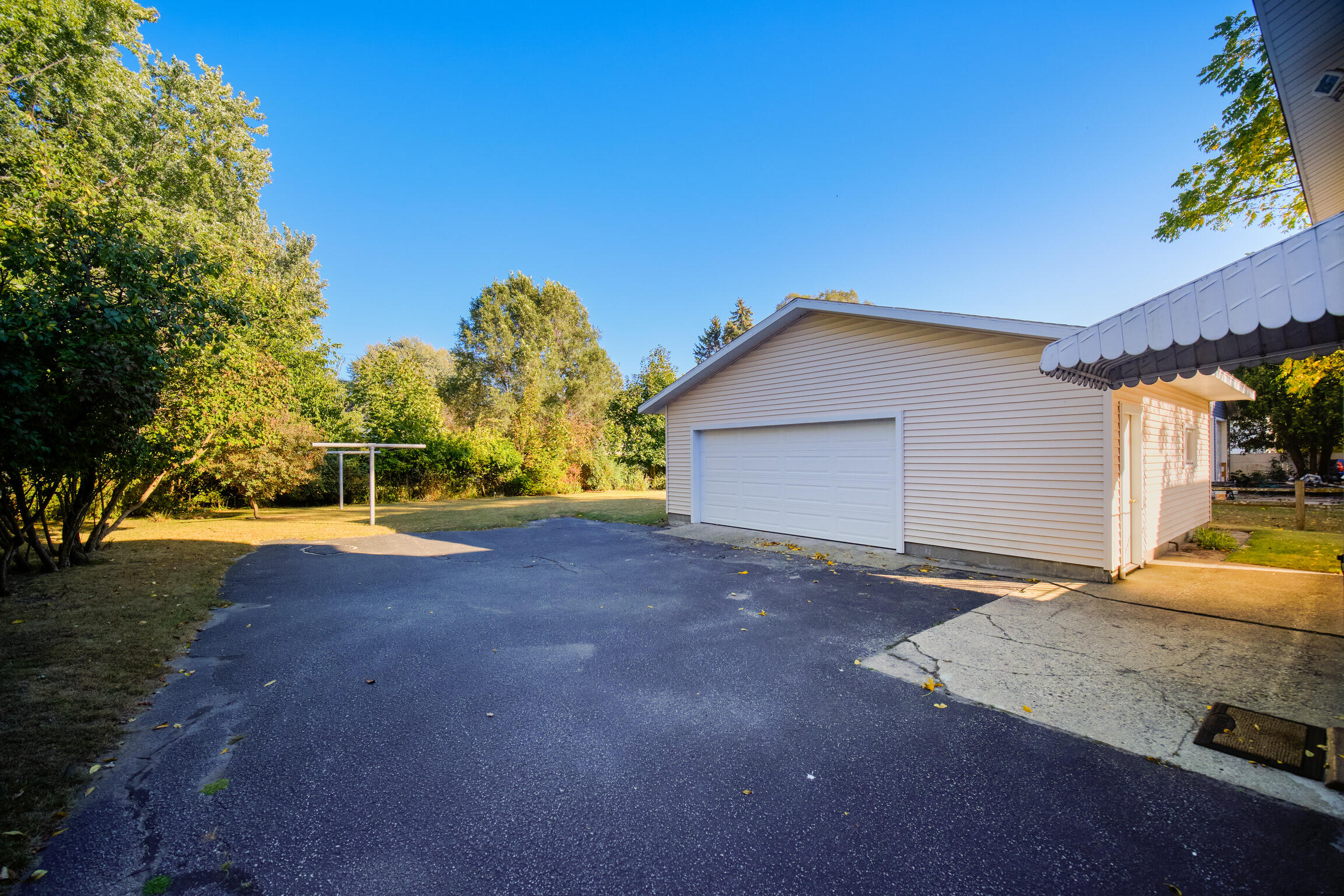 613 Ramsdell Street Manistee, MI 49660 - Photo 48 of 49 Garage